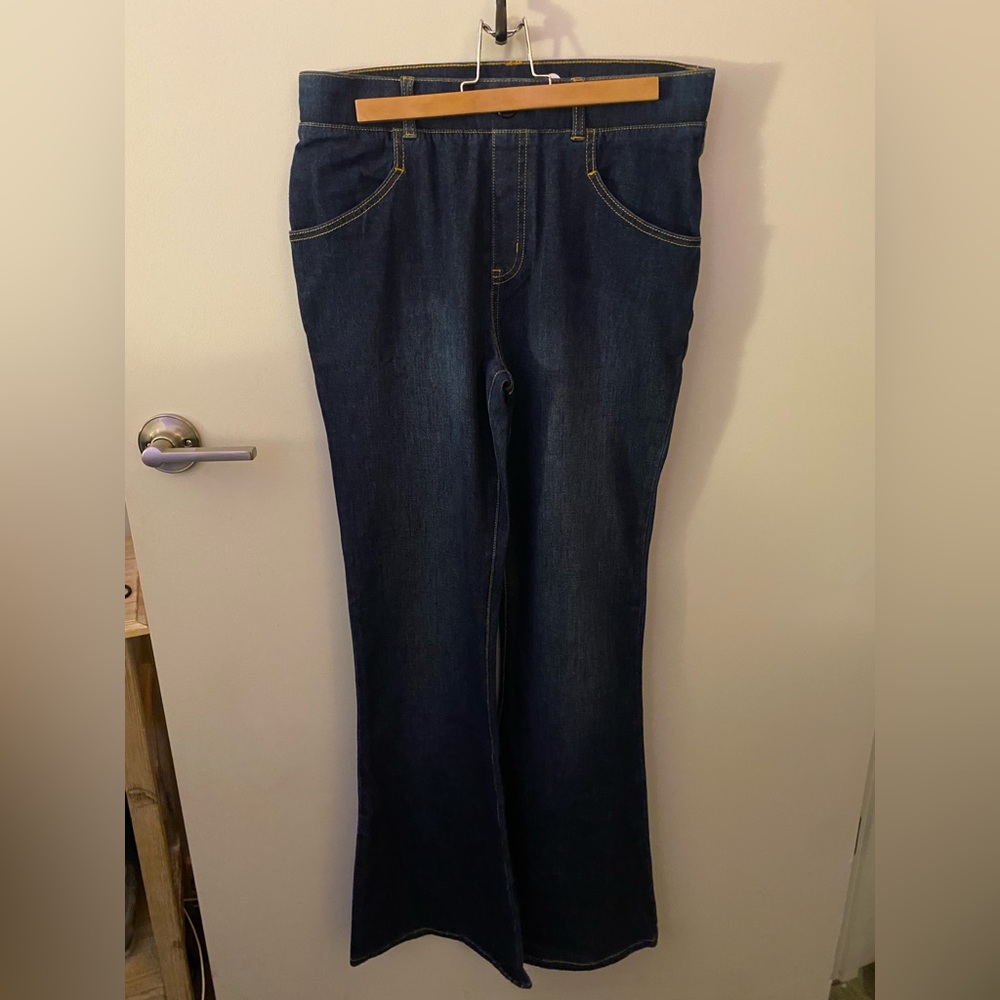 Betabrand’s famous yoga pant jeans - medium